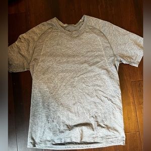 Lululemon Mens Metal Vent Tech shirt large